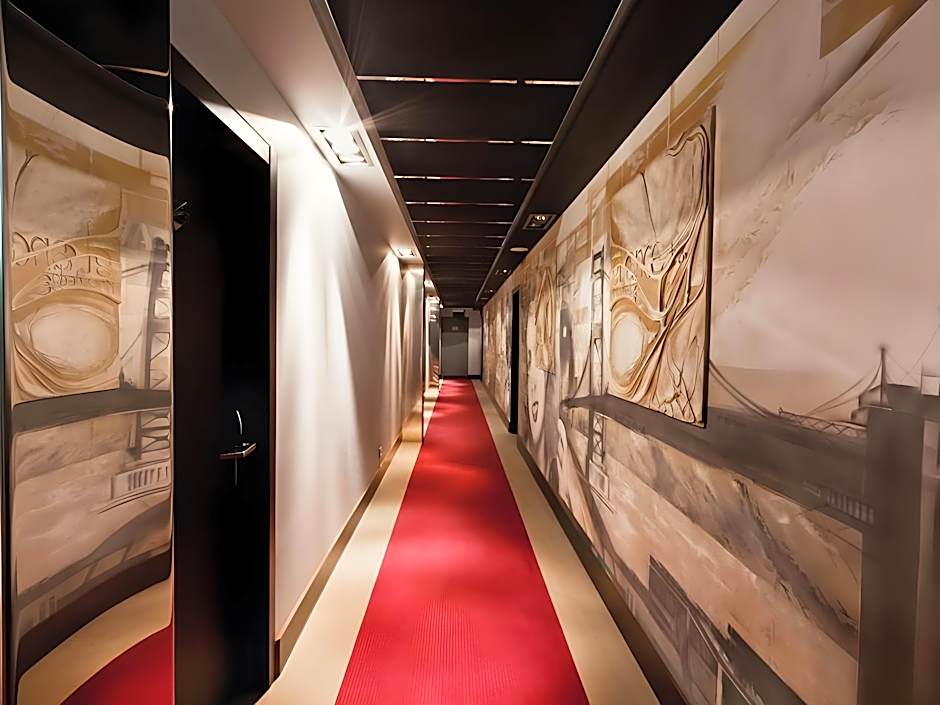 Cosmopolit Premier Art-Hotel