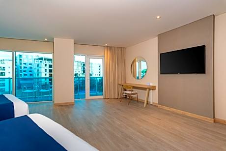 twin deluxe with balcony