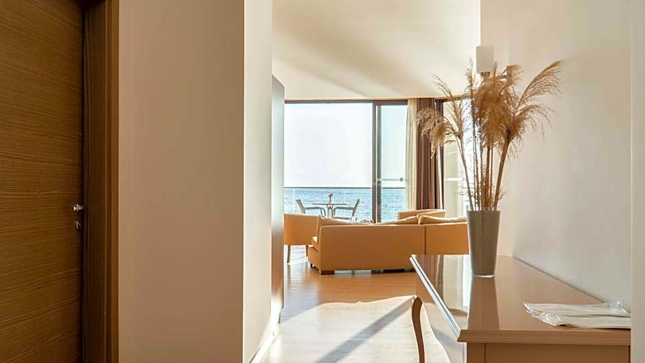 Ladies Beach Suit Otel