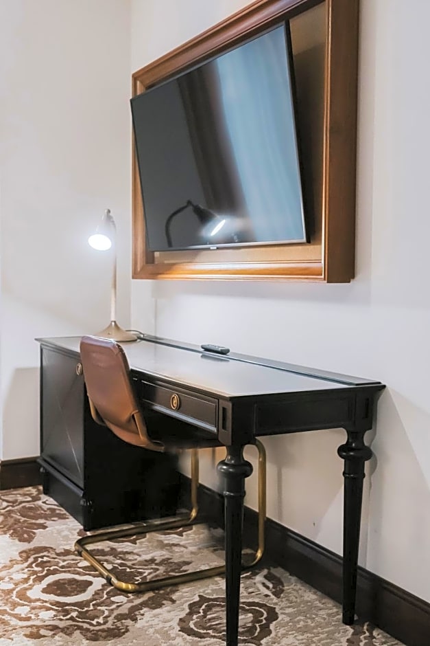 The Peregrine Omaha Downtown Curio Collection By Hilton