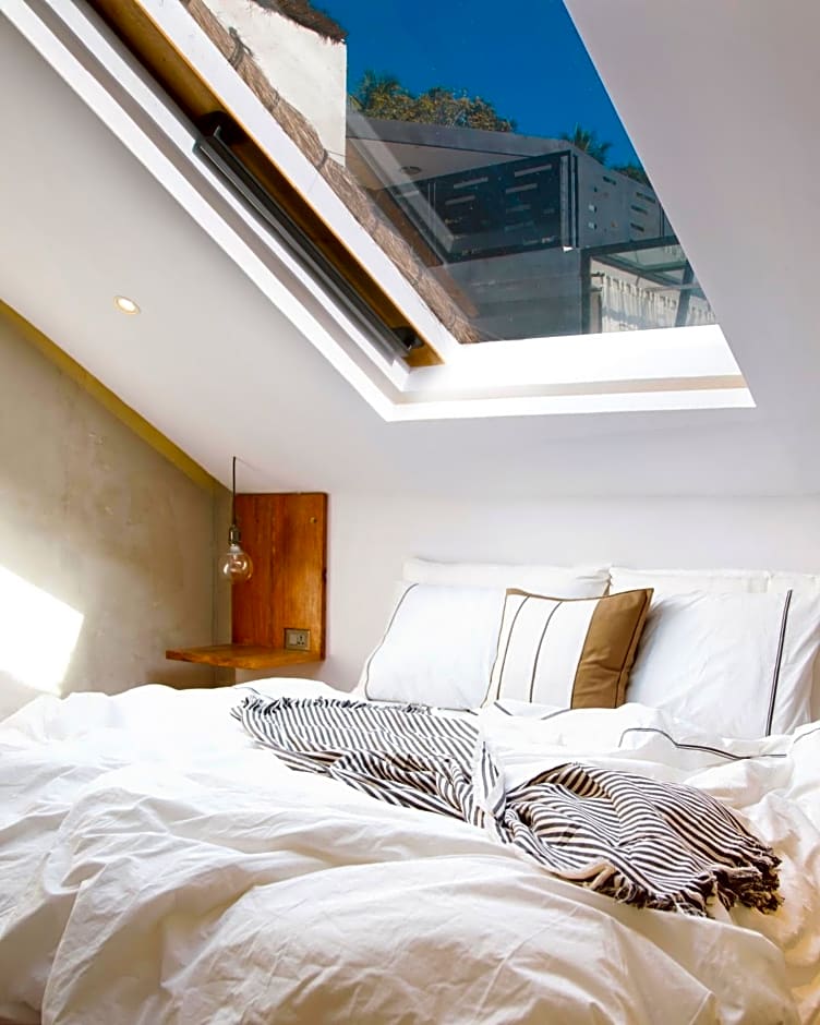 Flores Passport House