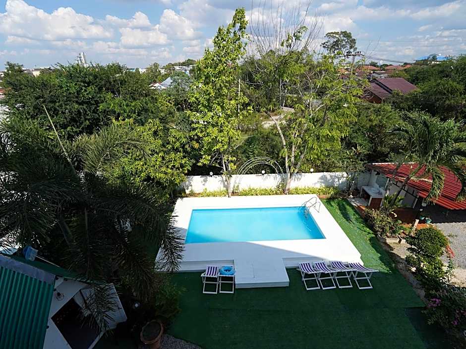 RoomQuest One Bangsaray 