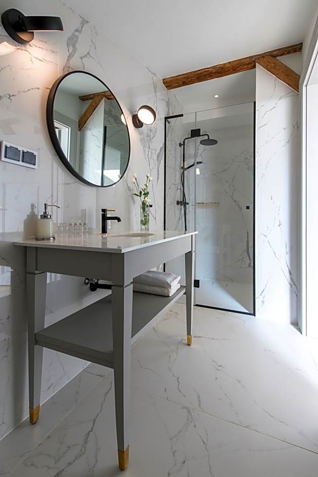 Zamek Sarny - Schloss Scharfeneck