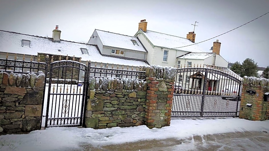 Chalet Superking bed Free Sauna jacuzzi