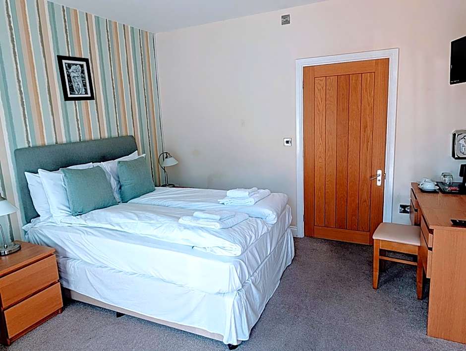 The Maypole at Wellow