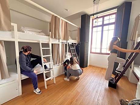 Bunk Bed in 10-Bed Mixed Dormitory Room