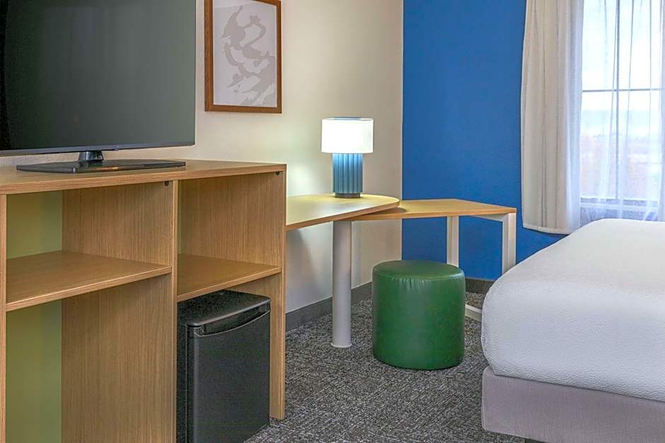 Spark by Hilton Denver International Airport