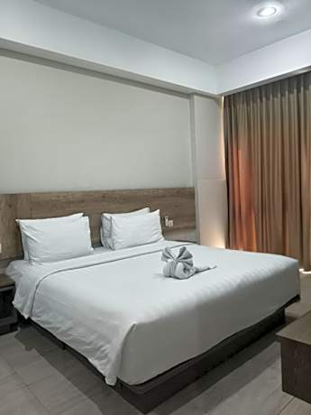 Deluxe Hollywood Room