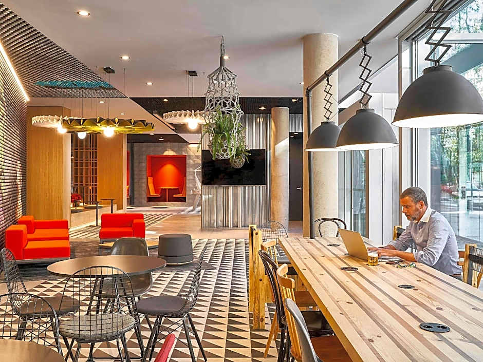 ibis Barcelona Pza Glories 22