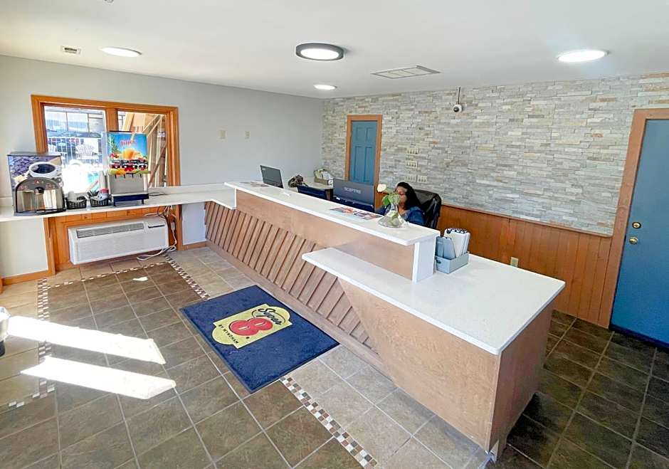 Super 8 by Wyndham Pigeon Forge Downtown