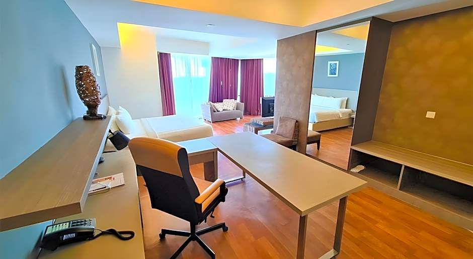 Nexus Regency Suites & Hotel