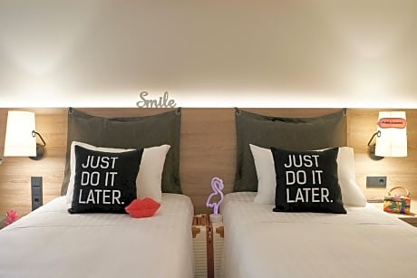Moxy Twin Standard, Guest room, 2 Twin/Single Bed(s)