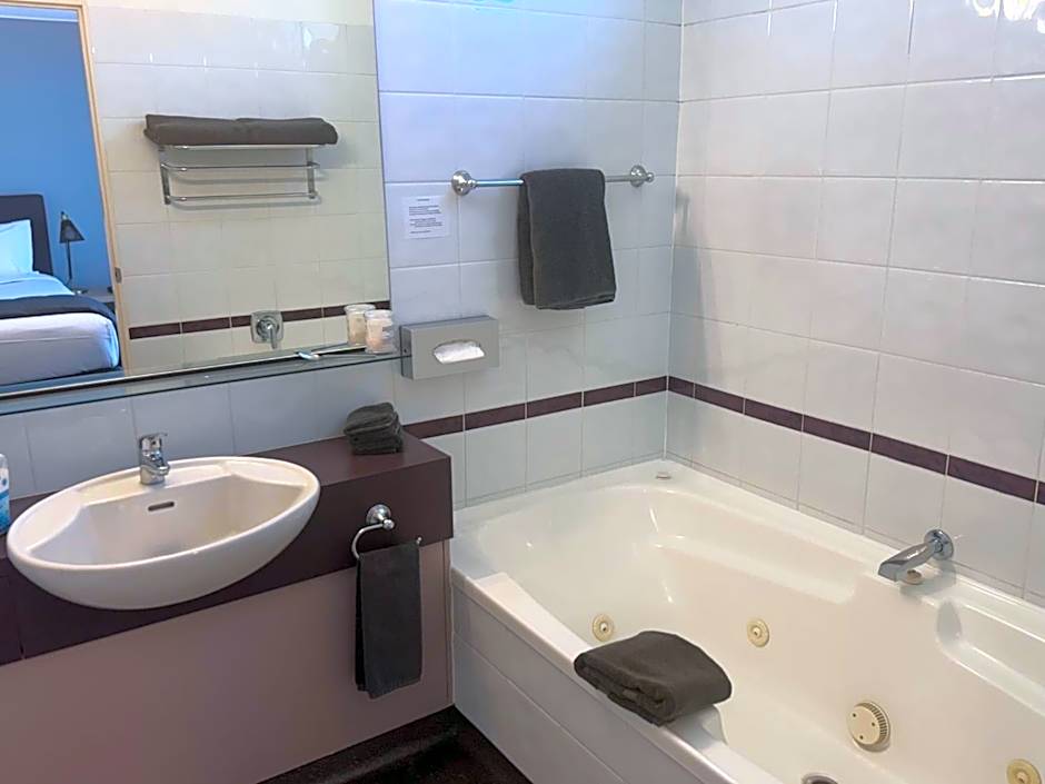 Academy Motor Inn