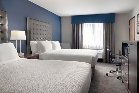 2 Queen Suite