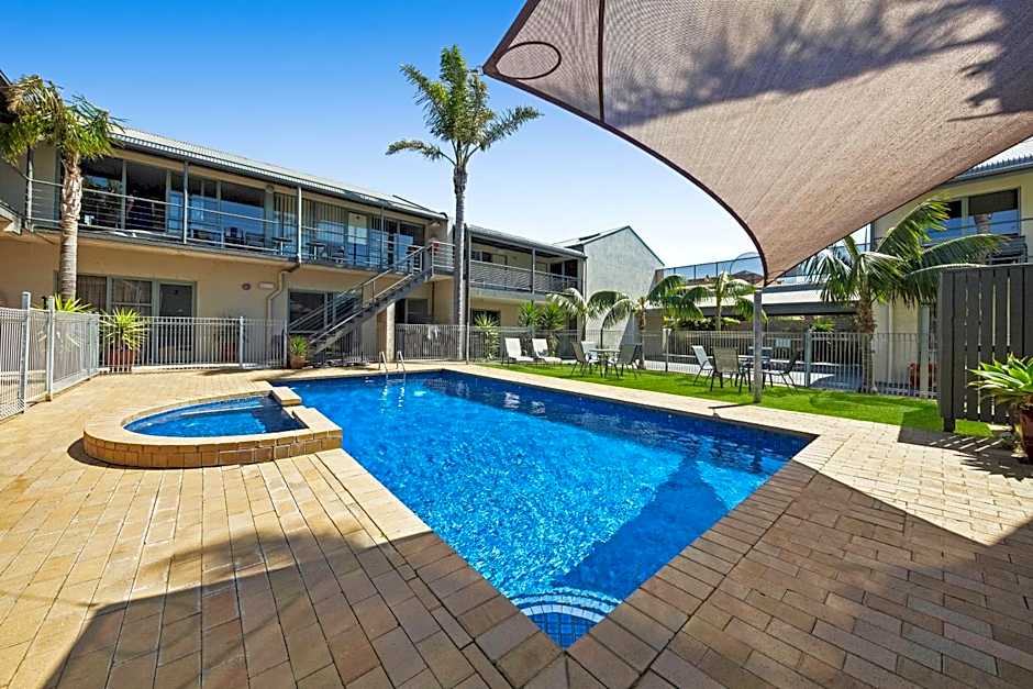 Moonlight Bay Apartments