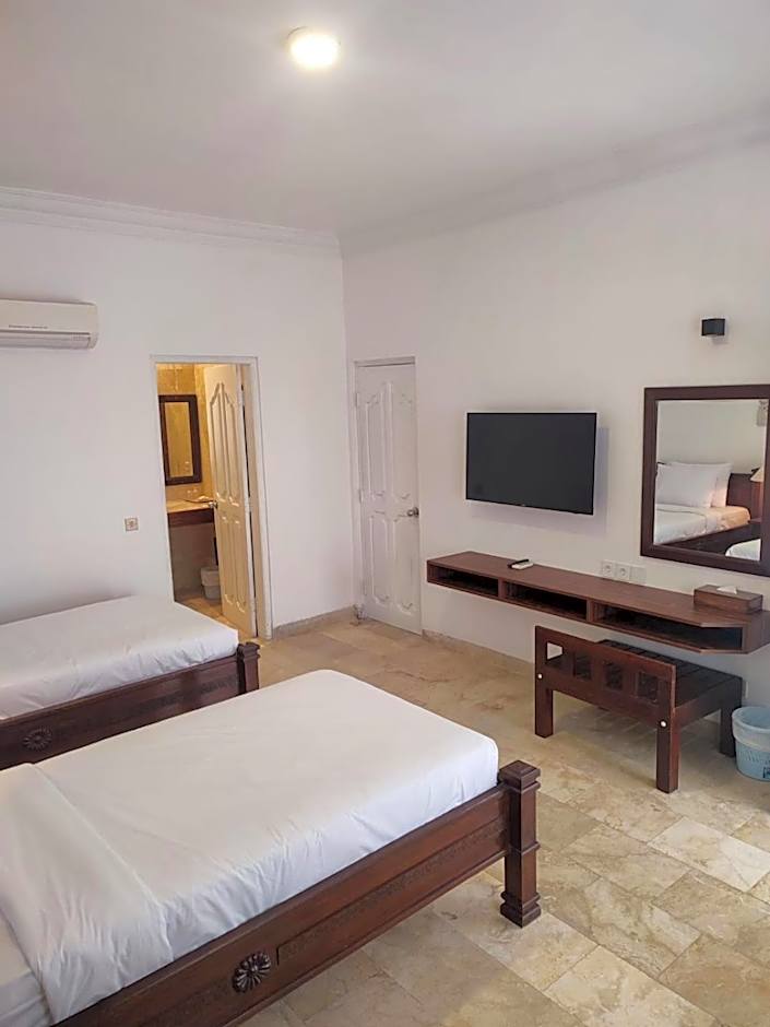 Sari Bunga Hotel - Legian, walking distance to Legian Beach