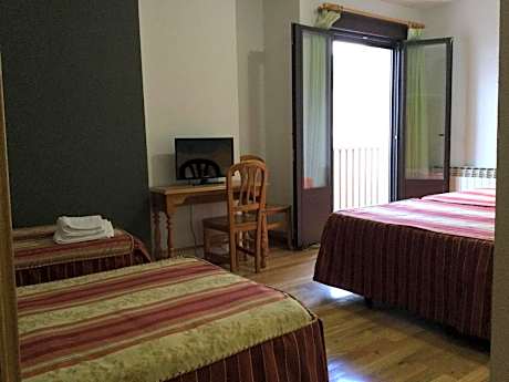 Classic Quadruple Room