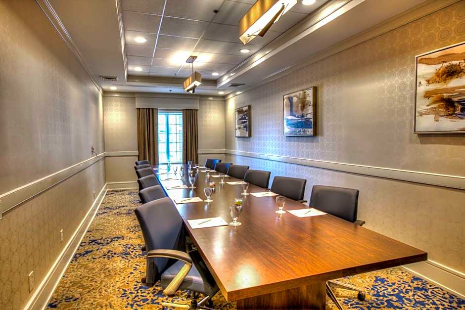 DoubleTree Suites by Hilton at The Battery Atlanta