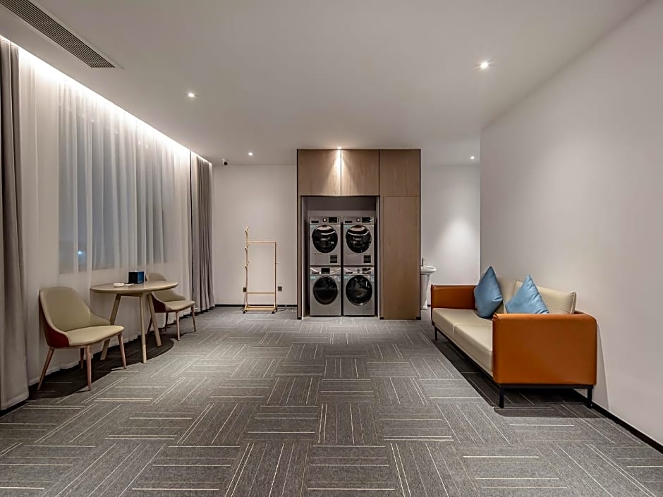 Echarm Hotel Hechi Bama