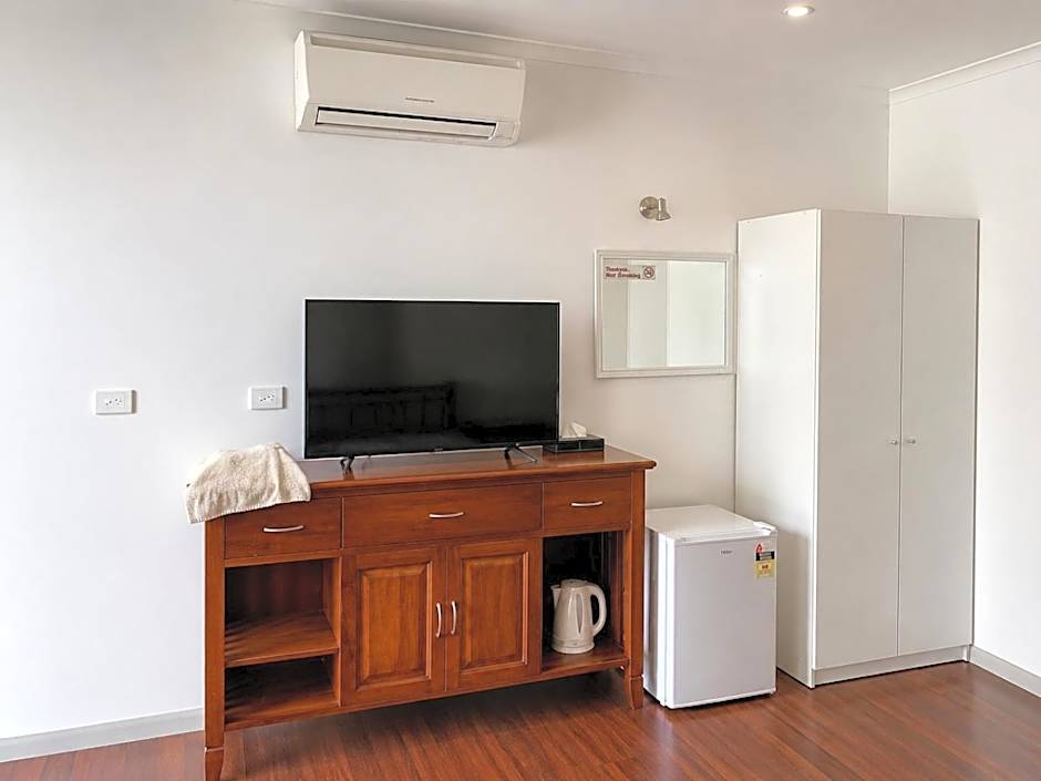 Beaconsfield Lodge Motel