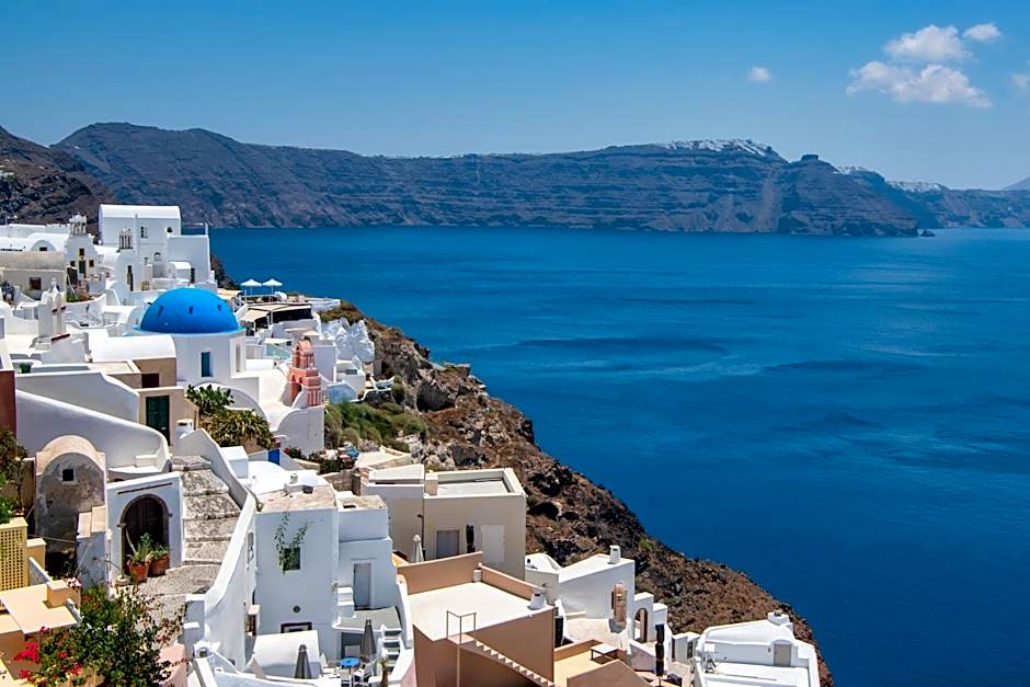 Kaleidoscope Oia Suites