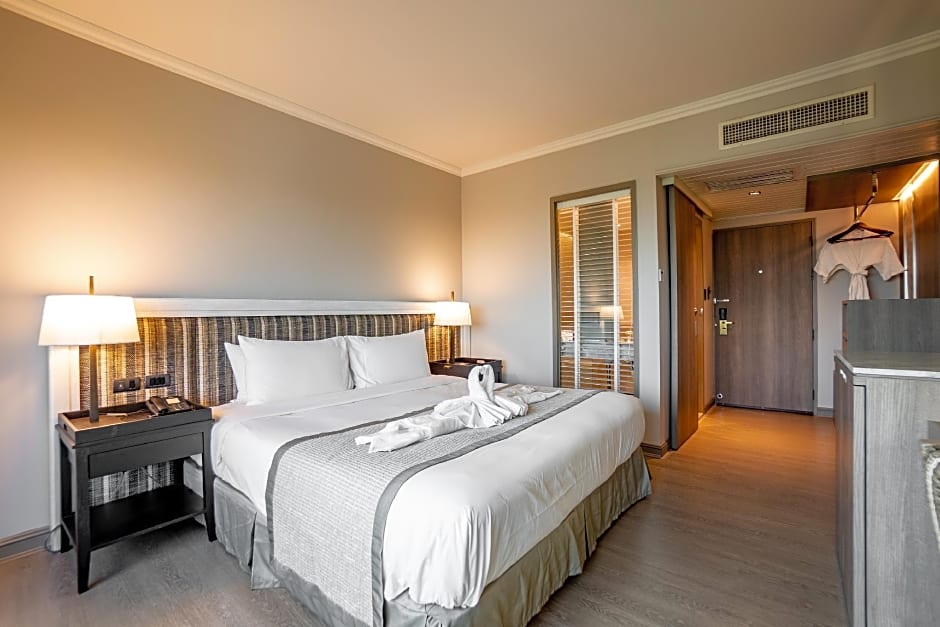 Grand Riverside Hotel