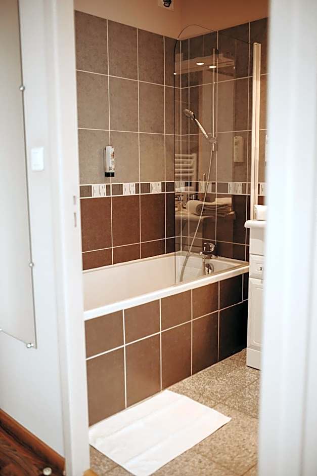 Logis - Hotel Restaurant du Parc