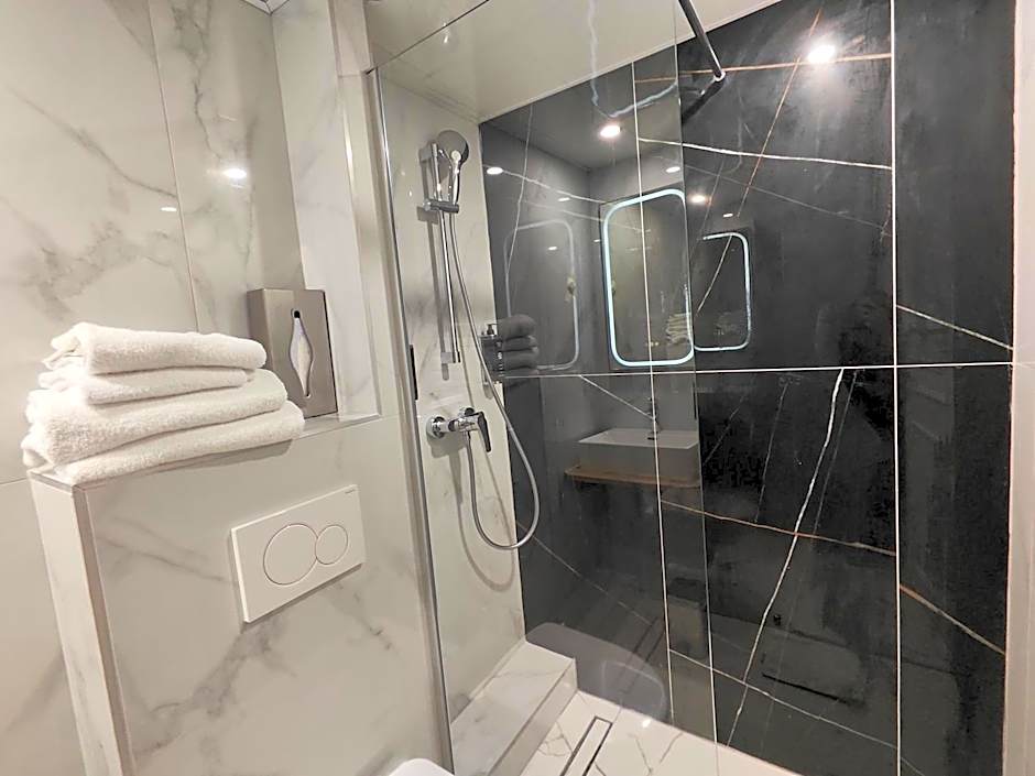 Atelier Montparnasse Hotel