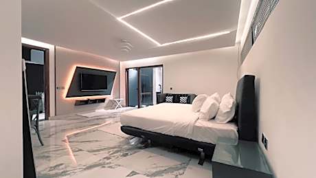 Signature Suite with Terrace