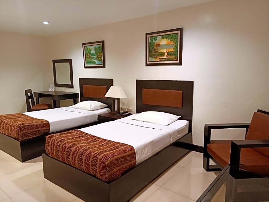 Photo 1 of 40 of Paragon Tower Hotel