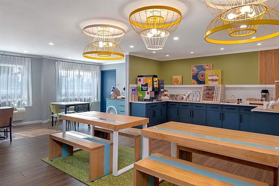 Spark by Hilton Springfield Eugene