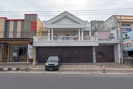 RedDoorz Syariah Plus @ Perintis Guesthouse Tasikmalaya