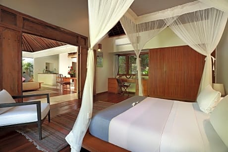 Royal One-Bedroom Pool Villa with Free Return Airport Transfer