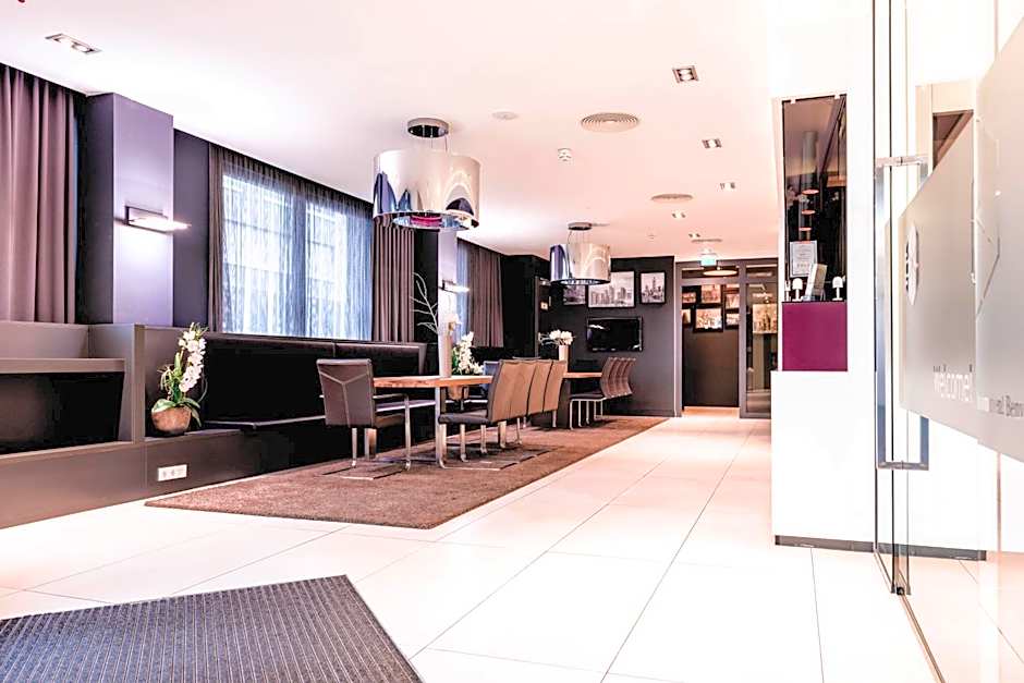 Hotel Bliss