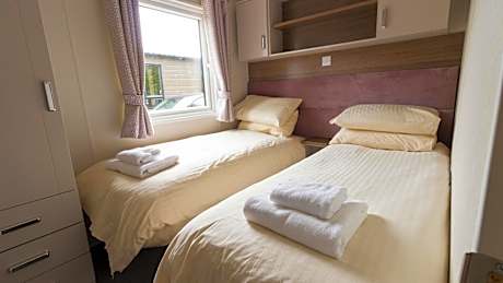 Pet Friendly Platinum 2 Bed Caravan
