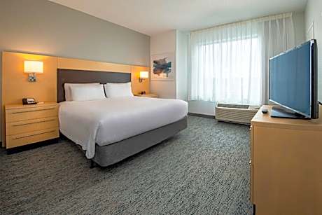 2 Bedroom Suite, Bedroom 1: 1 King, Bedroom 2: 1 King, Sofa Bed