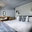 Hounds Tooth Inn