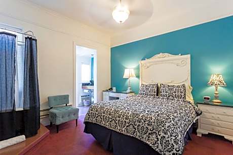 Panama Hotel and Suites