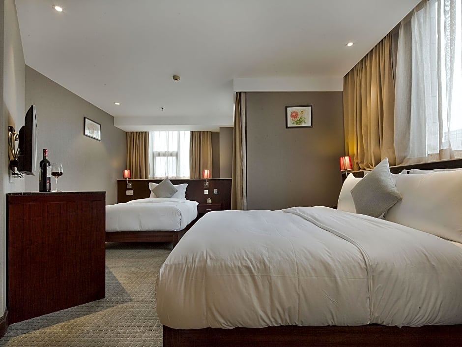 Chongqing Golden View Hotel