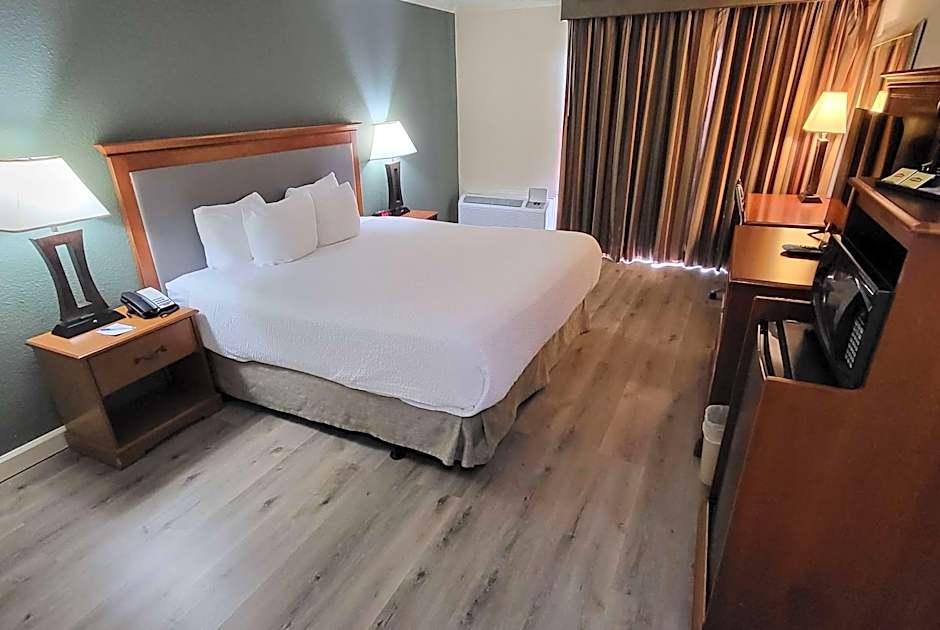 Ramada by Wyndham Houston Intercontinental Airport East