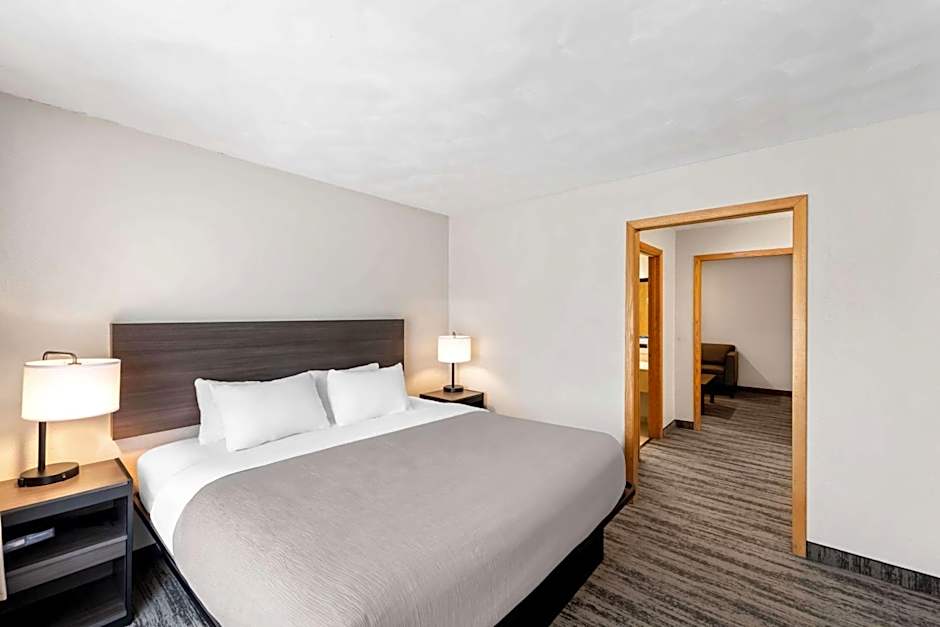 Quality Inn & Suites Munising