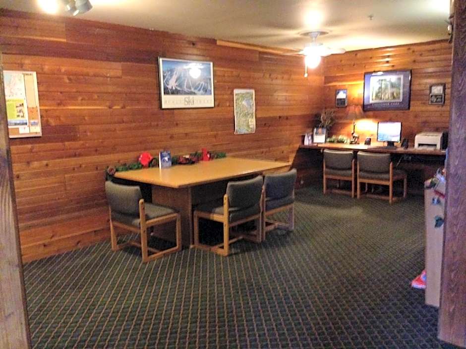 Super 8 by Wyndham McCall