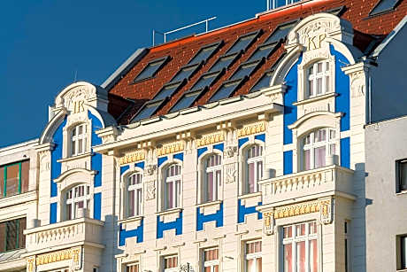 BOUTIQUE RESIDENCES at GAUDENZDORFER