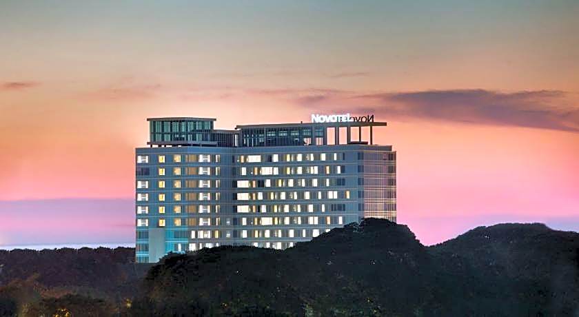 Novotel Makassar Grand Shayla Hotel