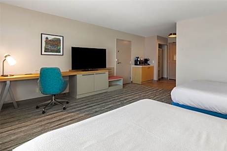 Queen Room with Two Queen Beds - Mobility and Hearing Access