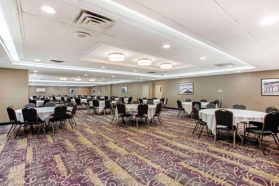 La Quinta Inn & Suites by Wyndham Indianapolis South
