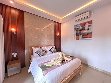 Deluxe Double Room with Shower