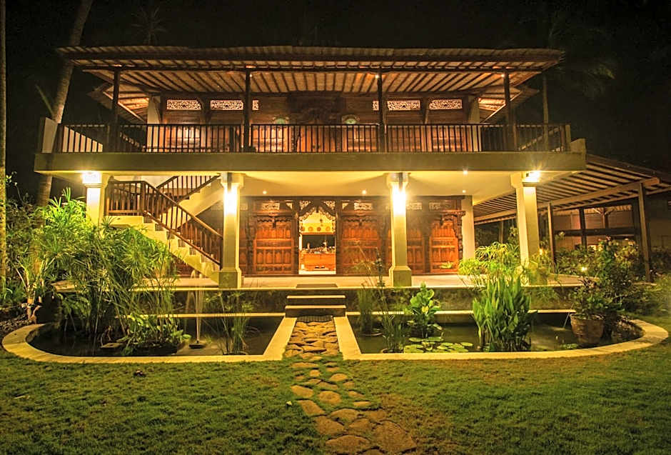 Oceanfront Citakara Sari Villas