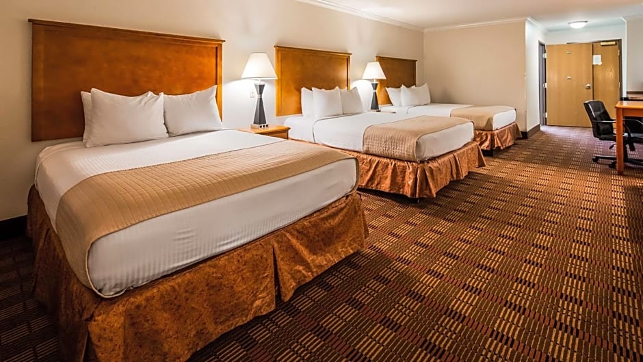 Best Western Clubhouse Inn & Suites