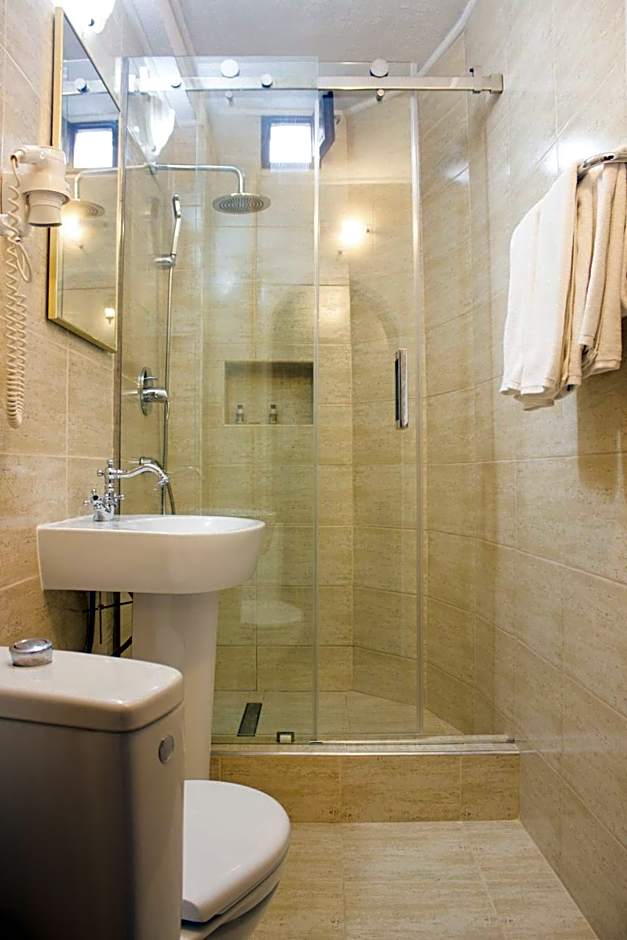 Hunter Prince Castle Hotel